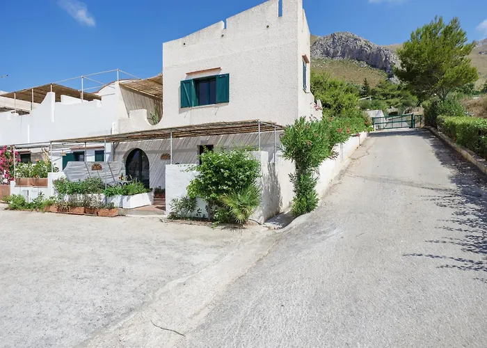 Isulidda Gaia Mare Aparthotel